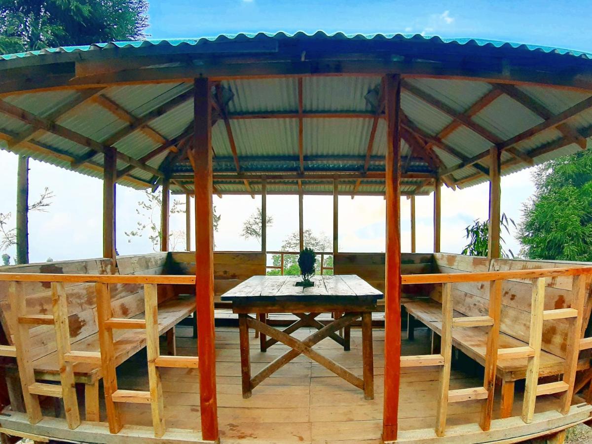 Suma Aavaas Farmstay Dardzsiling Kültér fotó